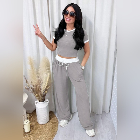 Contrast Trim Round Neck Top and Pants Set - Picture 2 of 6